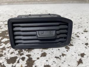 Used Dashboard vent Volkswagen Caddy IV 2.0 TDI 102 Price € 20,00 Margin scheme offered by Het Viaduct