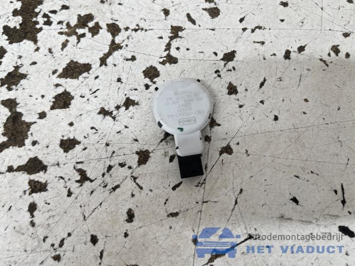 Begagnade Regnsensor Ford C-Max (DXA) 1.0 Ti-VCT EcoBoost 12V 125 Pris € 25,00 Marginaltabell erbjuds av Het Viaduct