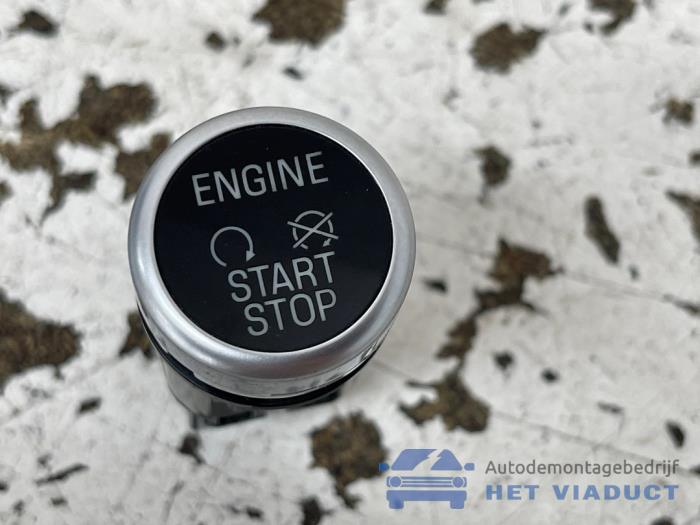 Używane Przelacznik Start/Stop Ford C-Max (DXA) 1.0 Ti-VCT EcoBoost 12V 125 Cena € 15,00 Procedura marży oferowane przez Het Viaduct