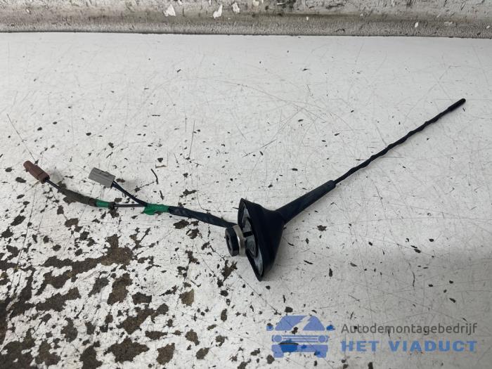 Begagnade Antenn Nissan Micra (K14) 1.0 IG-T 100 Pris € 20,00 Marginaltabell erbjuds av Het Viaduct