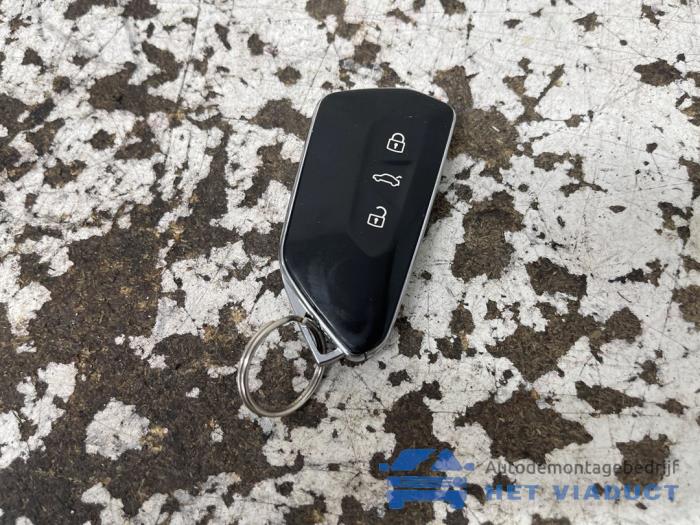 Używane Klucz Volkswagen Golf VIII (CD1) 1.4 GTE 16V Cena € 55,00 Procedura marży oferowane przez Het Viaduct