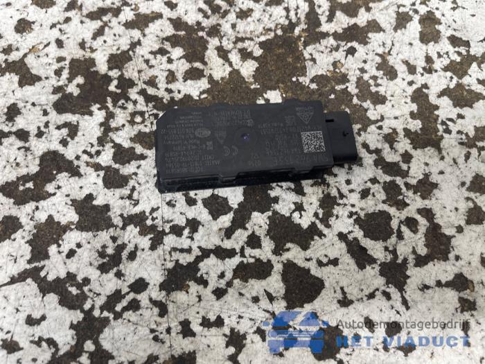 Używane Keyless Entry-Antena Cupra Leon Sportstourer (KLCF) 1.5 VZ e-Hybrid 16V Cena € 15,00 Procedura marży oferowane przez Het Viaduct