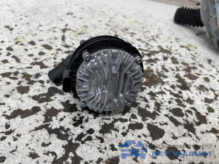 Begagnade Extra vattenpump Cupra Leon Sportstourer (KLCF) 1.5 VZ e-Hybrid 16V Pris € 70,00 Marginaltabell erbjuds av Het Viaduct