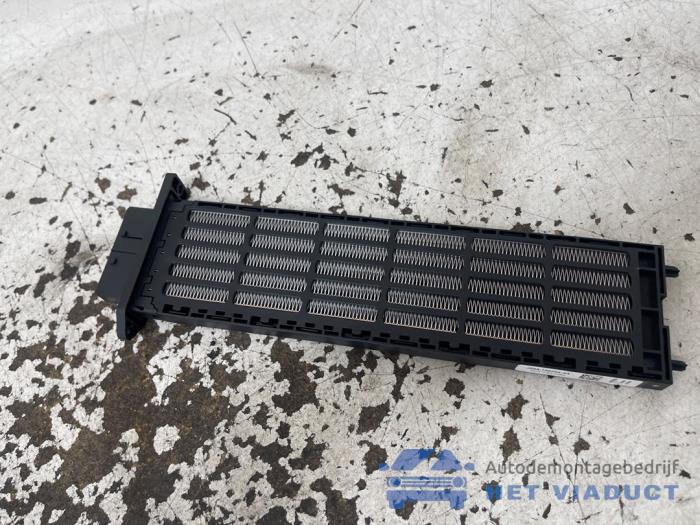 Używane Element grzewczy Ford Focus 4 Wagon 1.0 EcoBoost 12V Hybrid 155 Cena € 30,00 Procedura marży oferowane przez Het Viaduct