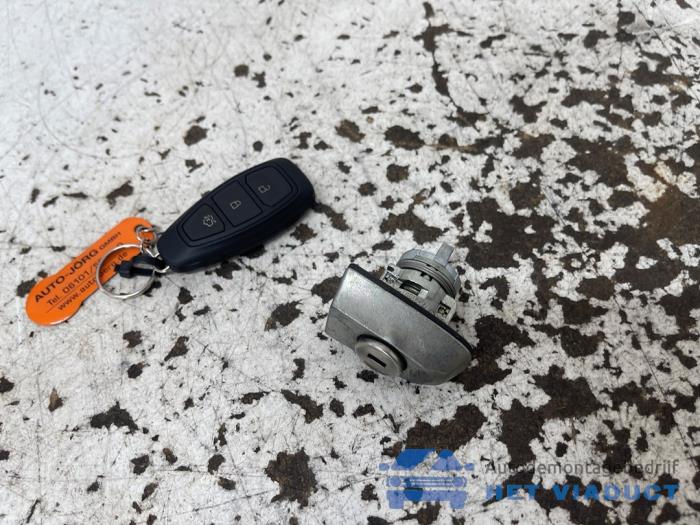 Używane Klucz Ford Focus 4 Wagon 1.0 EcoBoost 12V Hybrid 155 Cena € 60,00 Procedura marży oferowane przez Het Viaduct