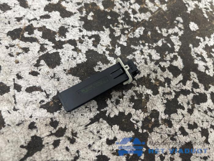 Begagnade Utetemperatursensor BMW 1 serie (F21) 116d 1.6 16V Efficient Dynamics Pris € 10,00 Marginaltabell erbjuds av Het Viaduct