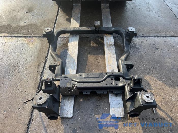 Usados Subchasis Volkswagen Transporter T6 2.0 TDI DRF Precio € 200,00 Norma de margen ofrecido por Het Viaduct