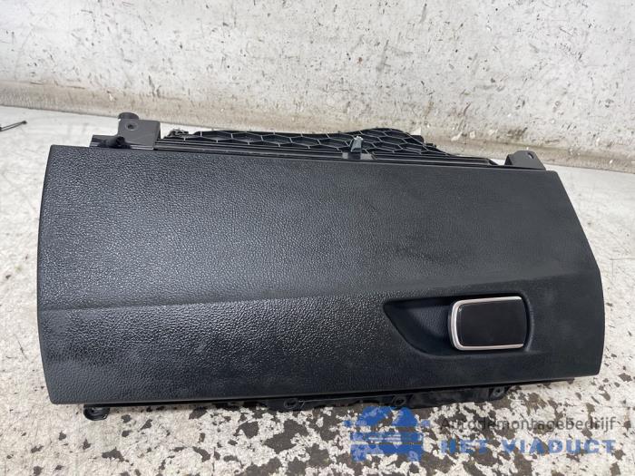 Begagnade Handskfack BMW 1 serie (F21) 116d 1.6 16V Efficient Dynamics Pris € 30,00 Marginaltabell erbjuds av Het Viaduct