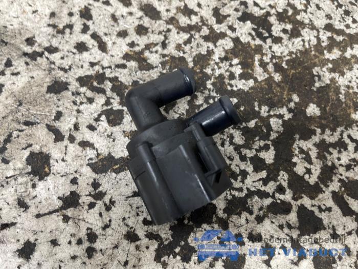 Begagnade Extra vattenpump Volkswagen Transporter T6 2.0 TDI DRF Pris € 30,00 Marginaltabell erbjuds av Het Viaduct