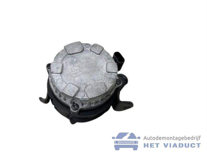 Begagnade Extra vattenpump Volkswagen Golf VIII (CD1) 1.4 GTE 16V Pris € 20,00 Marginaltabell erbjuds av Het Viaduct