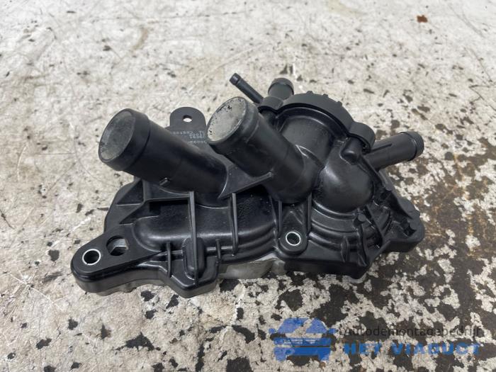 Używane Pompa wodna Volkswagen Golf VIII (CD1) 1.4 GTE 16V Cena € 40,00 Procedura marży oferowane przez Het Viaduct