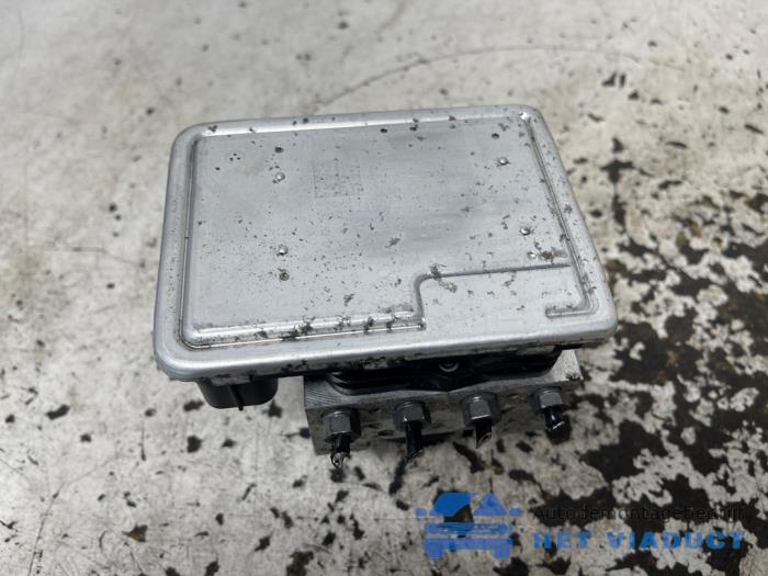 Begagnade ABS-pump Volkswagen Transporter T6 2.0 TDI DRF Pris € 120,00 Marginaltabell erbjuds av Het Viaduct