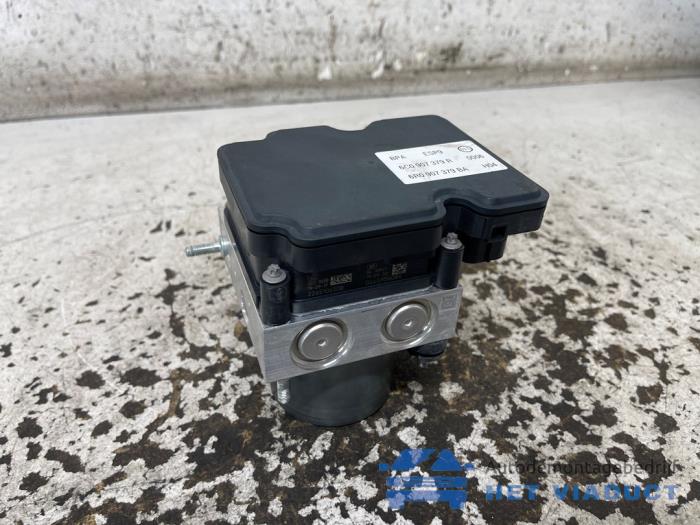 Used ABS pump Skoda Fabia III (NJ3) 1.0 TSI 12V Price € 20,00 Margin scheme offered by Het Viaduct