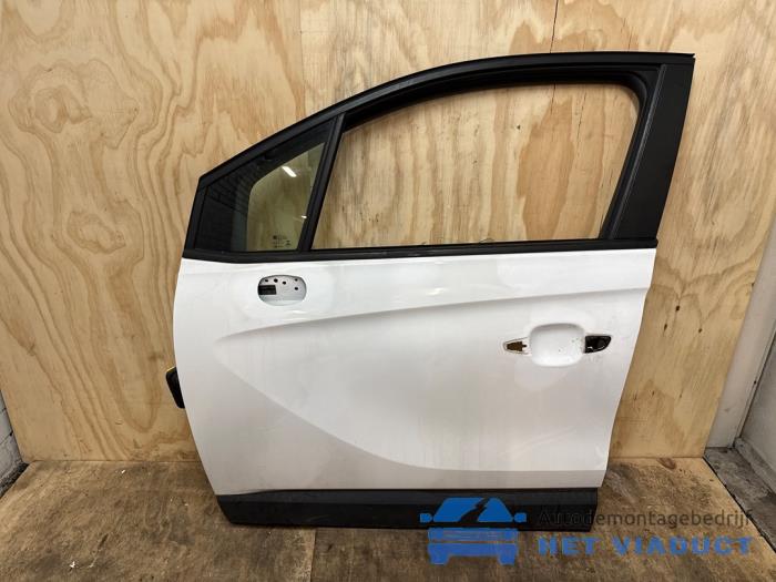 Opel Crossland X Doors 4-door, front left stock | ProxyParts.com