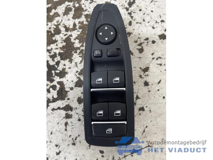 Usados Interruptor combinado de ventanillas BMW 3 serie (F30) 330i 2.0 16V Precio € 30,00 Norma de margen ofrecido por Het Viaduct