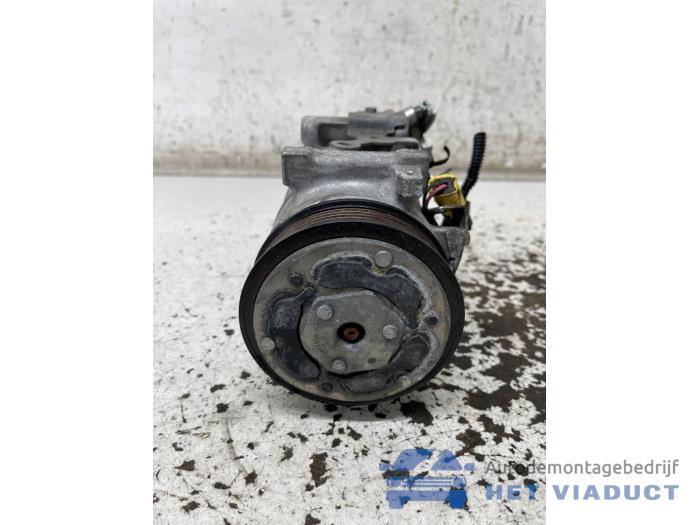 Używane Pompa klimatyzacji Opel Corsa F (UB/UH/UP) 1.2 Turbo 12V 100 Cena € 120,00 Procedura marży oferowane przez Het Viaduct