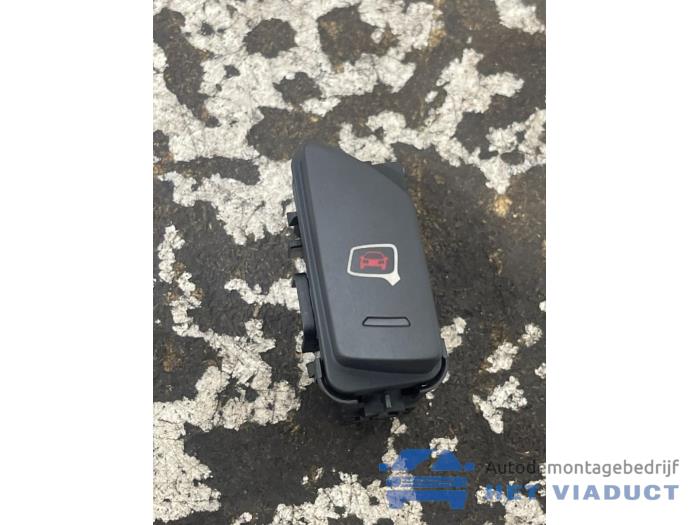 Usados Interruptor Audi A8 (D4) 4.2 TDI V8 32V Quattro Precio € 10,00 Norma de margen ofrecido por Het Viaduct