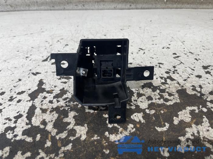 Używane Modul keyless vehicle Audi A8 (D4) 4.2 TDI V8 32V Quattro Cena € 15,00 Procedura marży oferowane przez Het Viaduct