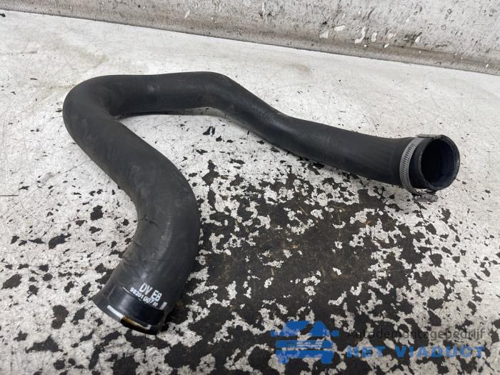 Usagé Tuyau intercooler Opel Astra L Sports Tourer (F4/FC/FN/FR) 1.2 Turbo 110 12V Prix € 25,00 Règlement à la marge proposé par Het Viaduct