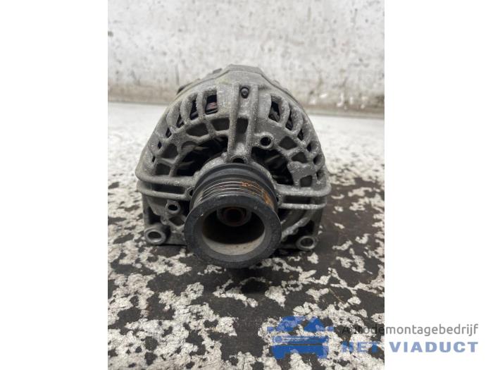 Usagé Dynamo Opel Zafira (M75) 1.8 16V Ecotec Prix € 50,00 Règlement à la marge proposé par Het Viaduct