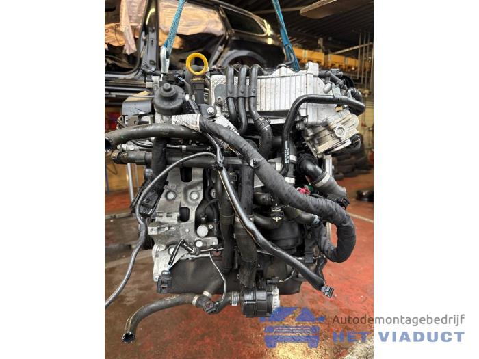 Engine from a Volkswagen Passat Variant (3G5) 2.0 TDI 16V 190 2020