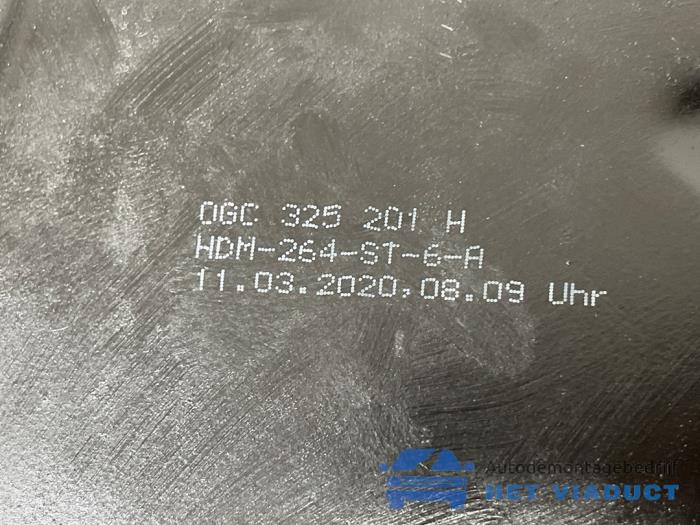 Diverse från en Volkswagen Passat Variant (3G5) 2.0 TDI 16V 190 2020