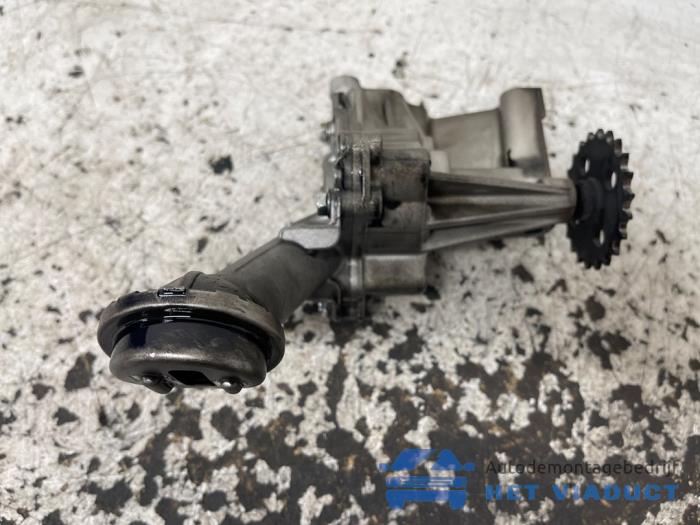 Gebrauchte Ölpumpe Mercedes A Limousine (177.1) 1.5 A-180d Preis € 50,00 Margenregelung angeboten von Het Viaduct