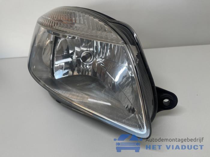 Używane Reflektor prawy Skoda Fabia II Combi 1.2i 12V Cena € 75,00 Procedura marży oferowane przez Het Viaduct