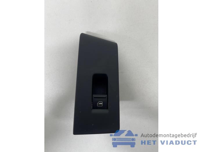 Usados Interruptor de ventanilla eléctrica Volkswagen Passat Variant (365) 1.4 TSI 16V Precio € 10,00 Norma de margen ofrecido por Het Viaduct