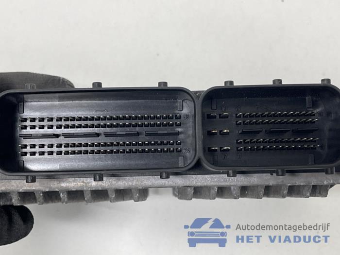 Engine management computer from a Mercedes-Benz CLS (C219) 350 3.5 V6 18V 2004