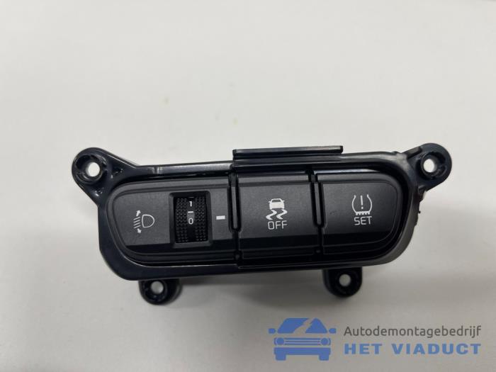 Usados Interruptor ESP Kia Picanto (JA) 1.2 CVVT 16V Precio € 20,00 Norma de margen ofrecido por Het Viaduct