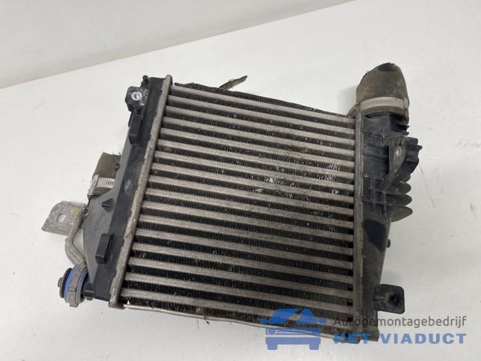 Usados Intercooler Peugeot 308 SW (L4/L9/LC/LJ/LR) 1.2 12V e-THP PureTech 110 Precio € 50,00 Norma de margen ofrecido por Het Viaduct