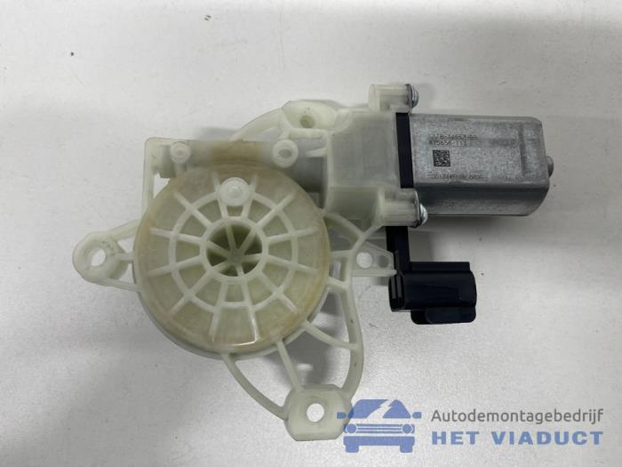 Usados Motor de ventanilla de puerta Ford Fiesta 7 1.1 Ti-VCT 12V 75 Precio € 20,00 Norma de margen ofrecido por Het Viaduct