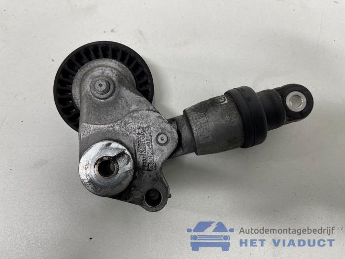 Usados Rodillo tensor correa múltiple Mazda 2 (DJ/DL) 1.5 SkyActiv-G 90 Precio € 30,00 Norma de margen ofrecido por Het Viaduct