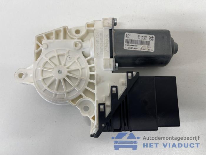 Usados Motor de ventanilla de puerta Volkswagen Tiguan (5N1/2) 2.0 TDI 16V Blue Motion Precio € 30,00 Norma de margen ofrecido por Het Viaduct