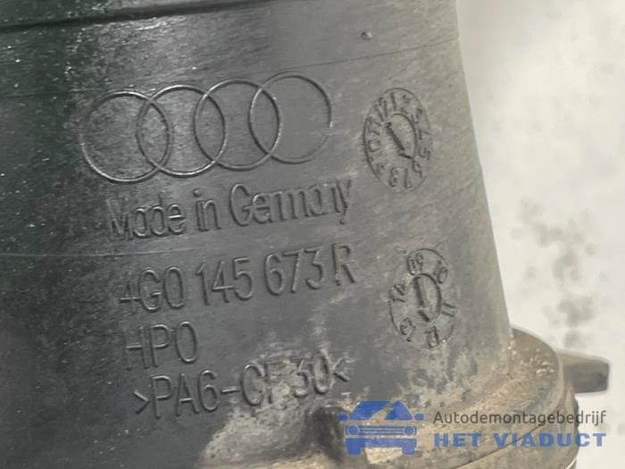 Intercooler Rohr van een Audi A6 Avant (C7) 3.0 TDI V6 24V Quattro 2012