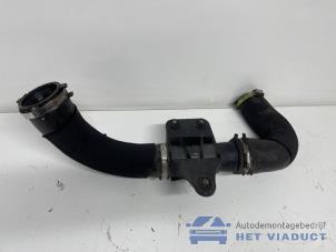Intercooler Rohr van een Audi A6 Avant (C7) 3.0 TDI V6 24V Quattro 2012