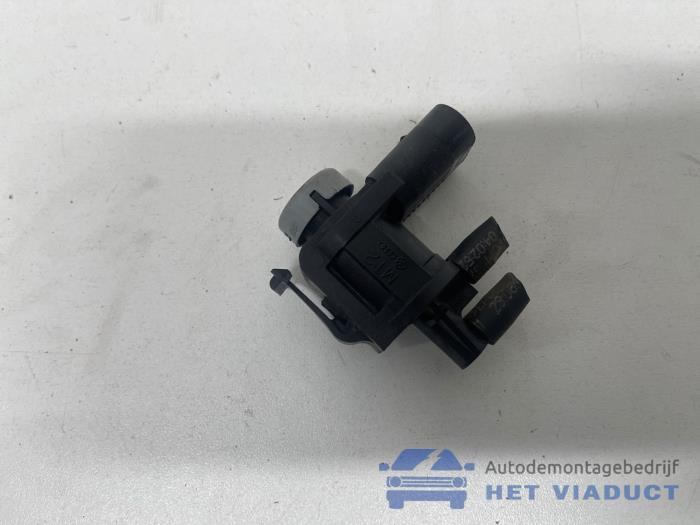 Begagnade Bränsletryckssensor Volkswagen Transporter T5 2.0 TDI DRF Pris € 20,00 Marginaltabell erbjuds av Het Viaduct