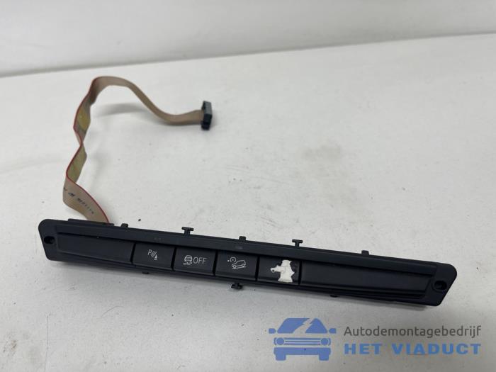Używane Przelacznik ASR BMW X5M (E70) 4.4i V8 Turbo 32V Cena € 40,00 Procedura marży oferowane przez Het Viaduct