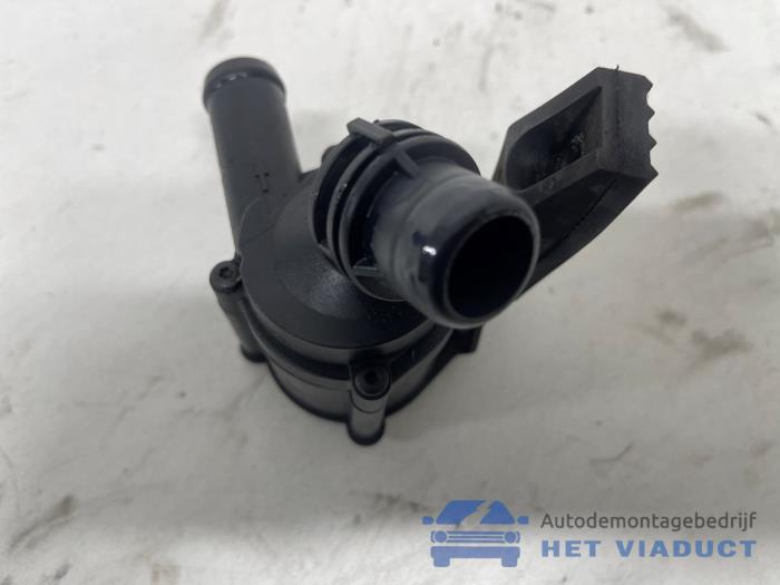Begagnade Extra vattenpump BMW X5M (E70) 4.4i V8 Turbo 32V Pris € 50,00 Marginaltabell erbjuds av Het Viaduct
