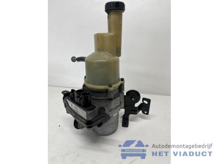 Usagé Pompe de direction Peugeot Expert (V1/VA/VB/VE/VF/VT/VY) 2.0 Blue HDi 120 16V Prix € 200,00 Règlement à la marge proposé par Het Viaduct