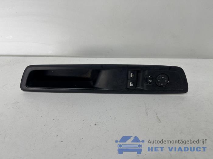 Używane Przelacznik combi okienny Peugeot Expert (V1/VA/VB/VE/VF/VT/VY) 2.0 Blue HDi 120 16V Cena € 30,00 Procedura marży oferowane przez Het Viaduct