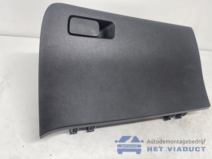 Begagnade Handskfack Hyundai i20 (GBB) 1.2i 16V Pris € 30,00 Marginaltabell erbjuds av Het Viaduct