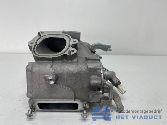 Usados Intercooler Mazda CX-30 (DM) 2.0 e-SkyActiv-X 181 M Hybrid 16V Precio € 200,00 Norma de margen ofrecido por Het Viaduct