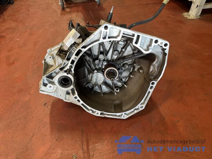 Usagé Boîte de vitesse Renault Megane IV (RFBB) 1.2 Energy TCE 100 Prix € 350,00 Règlement à la marge proposé par Het Viaduct