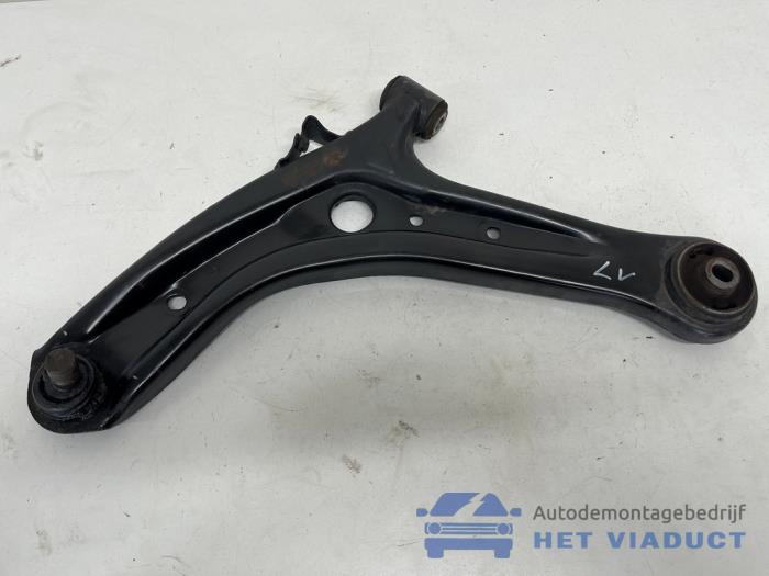 Gebrauchte Querlenker links vorne Mazda 2 (DE) 1.3 16V S-VT Preis € 40,00 Margenregelung angeboten von Het Viaduct