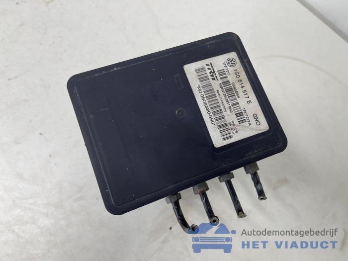 Begagnade ABS-pump Volkswagen Up! (121) 1.0 12V EcoFuel Pris € 50,00 Marginaltabell erbjuds av Het Viaduct