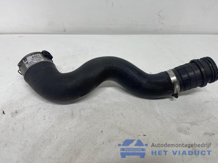 Usagé Tuyau intercooler Opel Astra K Sports Tourer 1.6 CDTI 110 16V Prix € 20,00 Règlement à la marge proposé par Het Viaduct