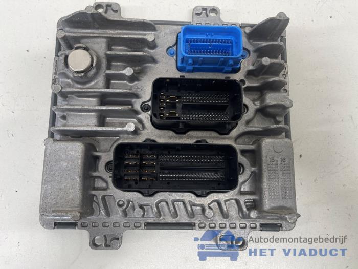 Used Engine management computer Opel Astra K Sports Tourer 1.6 CDTI 110 16V Price € 100,00 Margin scheme offered by Het Viaduct