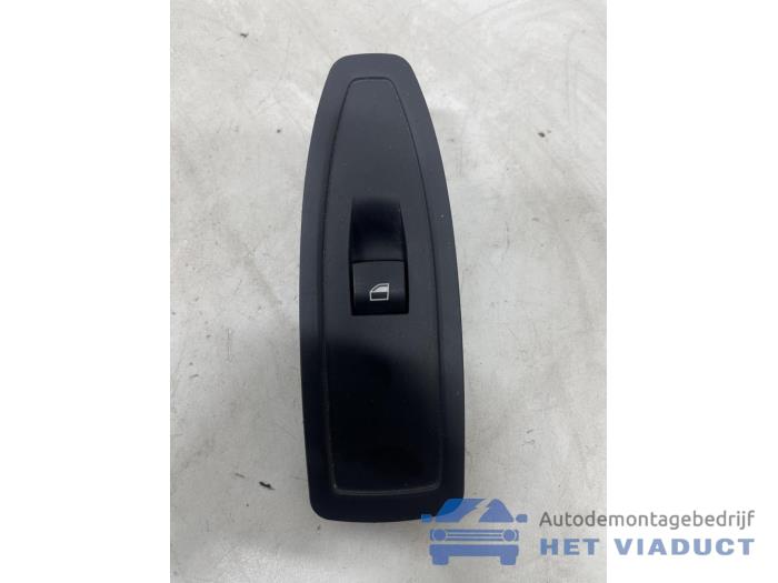 Usados Interruptor de ventanilla eléctrica BMW 3 serie Touring (F31) 318d 2.0 16V Precio € 10,00 Norma de margen ofrecido por Het Viaduct